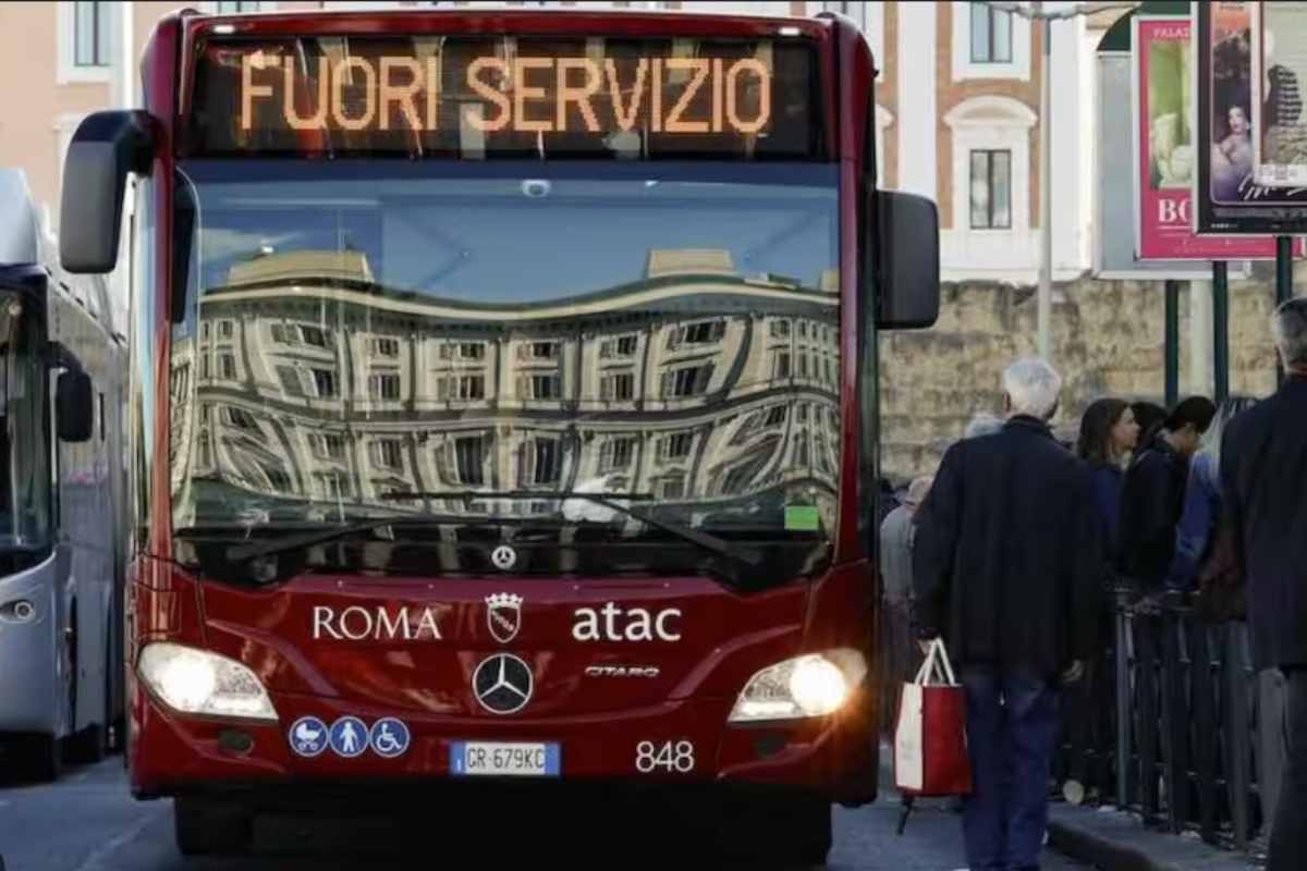 Bus Atac di Roma fuori servizio