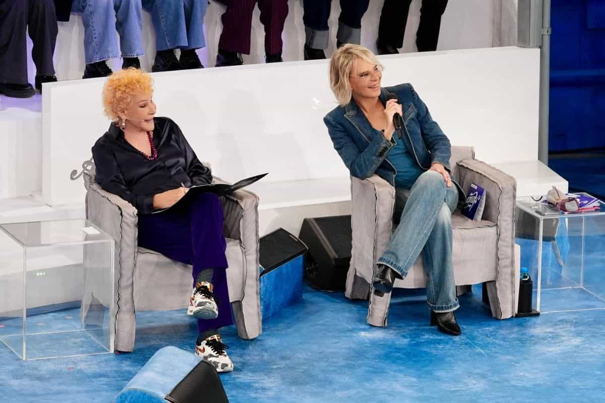 screen facebook ornella vanoni ospite ad Amici di Maria de filippi