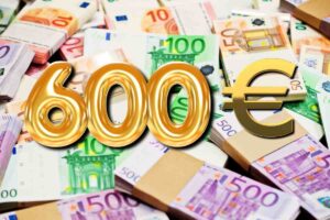 banconote palloncino 600 e simbolo euro