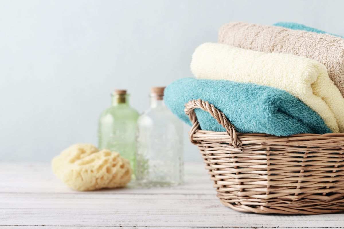 Asciugamani piegati e puliti