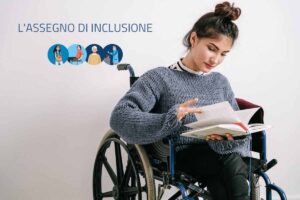 Ragazza in sedia a rotelle