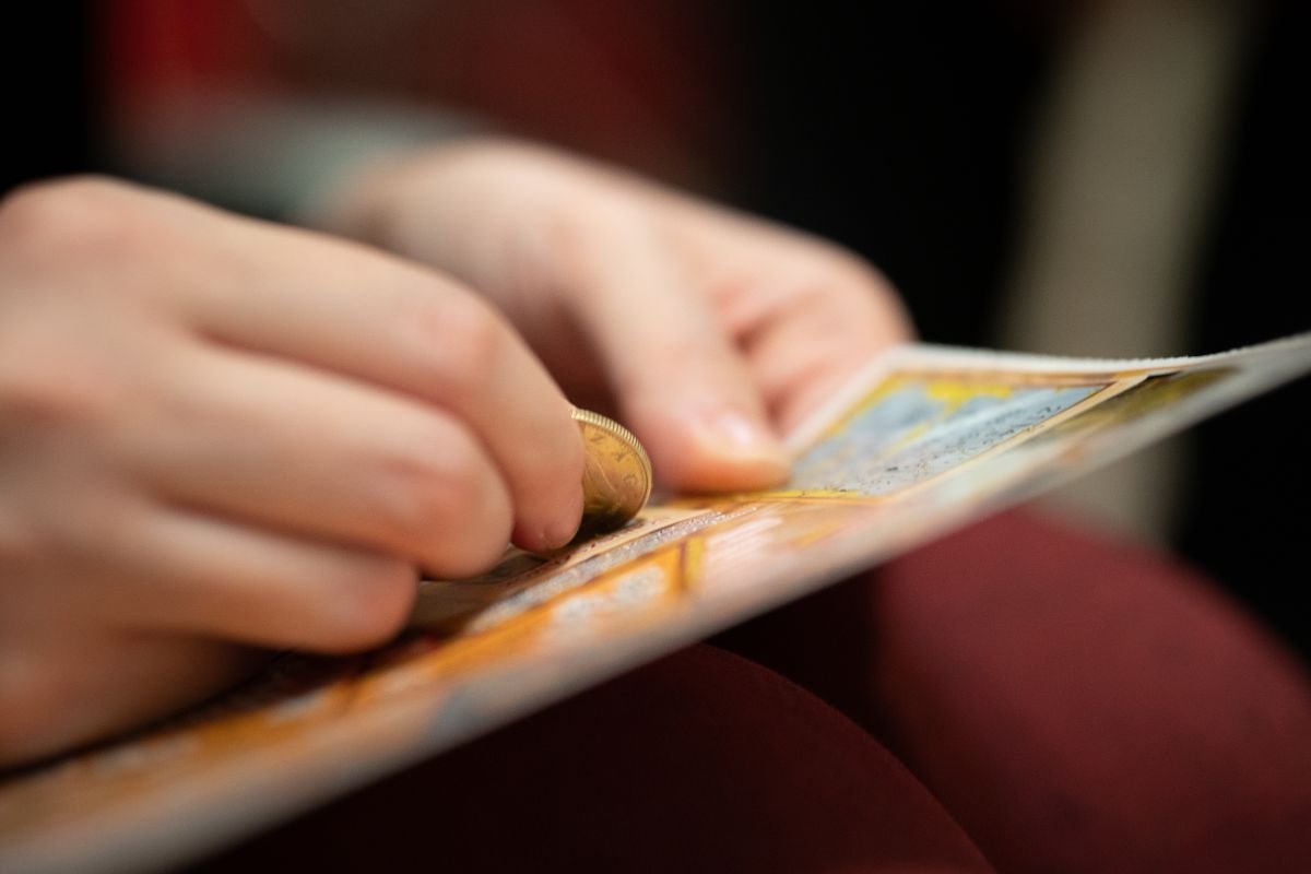 Giocare al gratta e vinci tentando la sorte