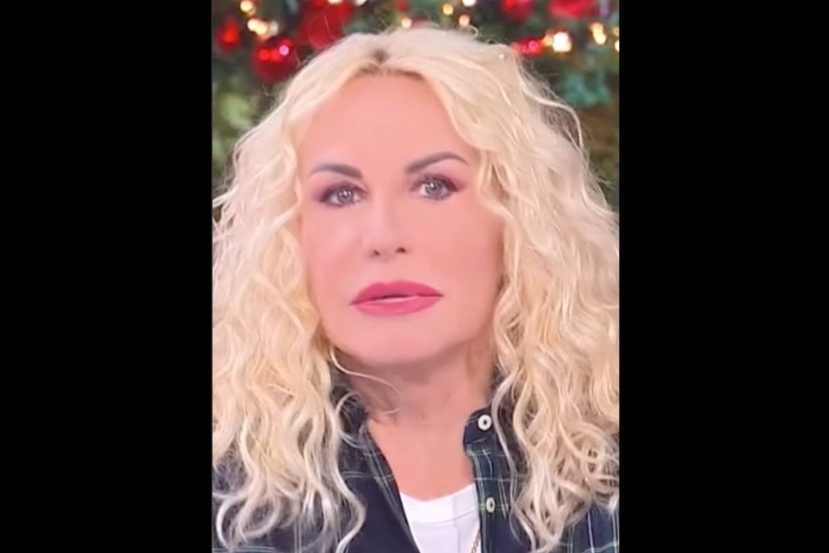 La Clerici ricorda il campo di girasoli in onore di un giovane morto