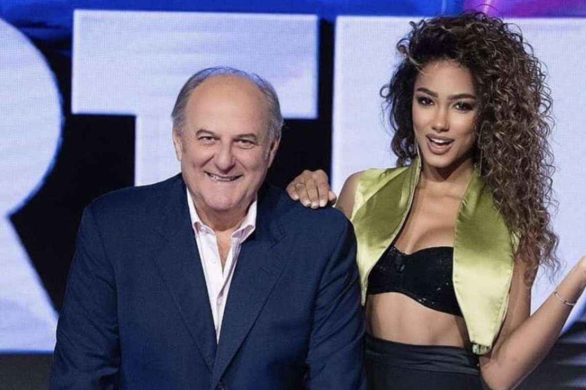 Battuta Gerry Scotti ammutolisce pubblico