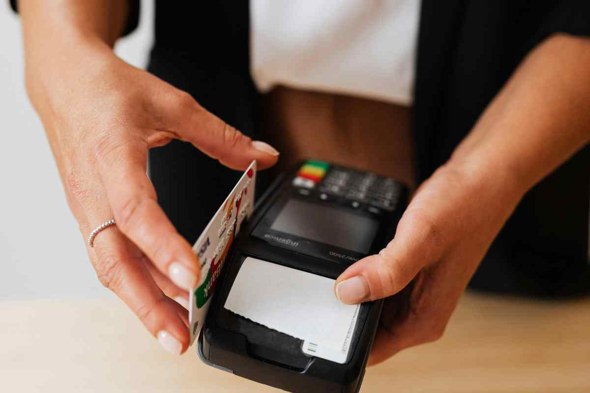 Prelevare contanti al negozio