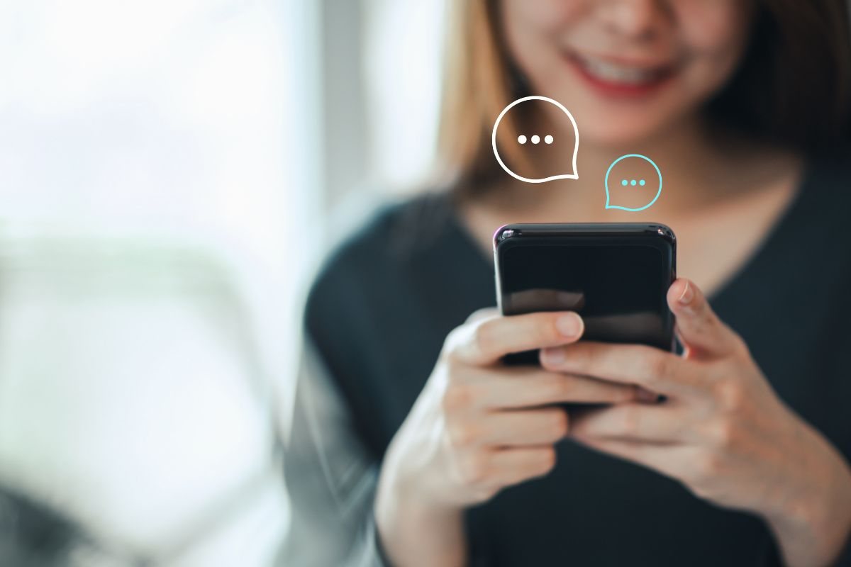 Messaggi WhatsApp pericolo spionaggio