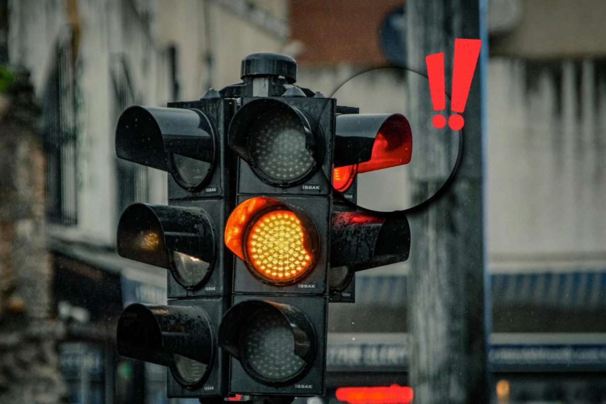 Semaforo funzionante in centro città