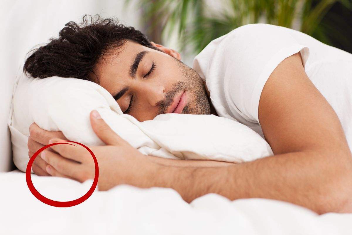 Riposo sereno per un ragazzo