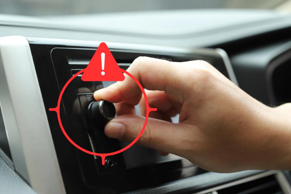 Regolare il volume dello stereo in auto