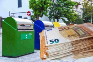 Raccoglitori dei rifiuti e banconote da 50 euro