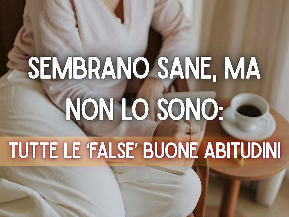 donna seduta prende appunti su una poltrona