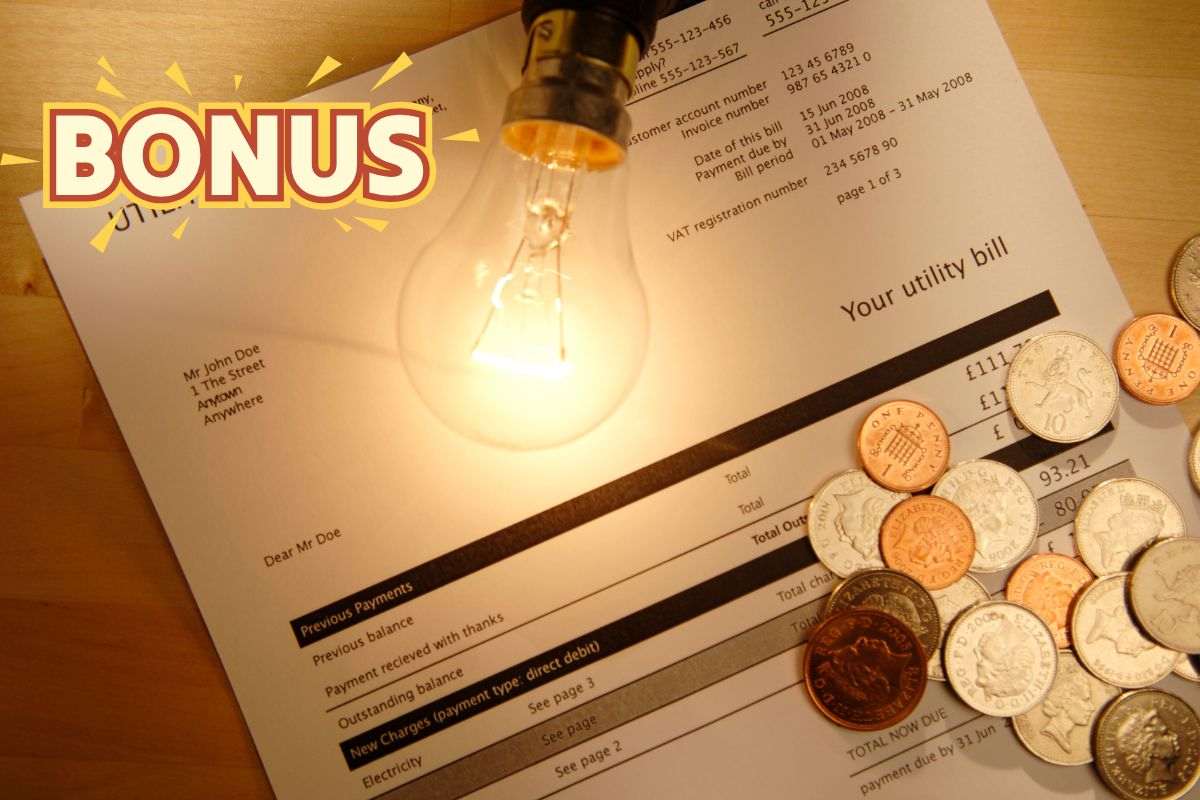 bolletta lampadina monete e scritta bonus