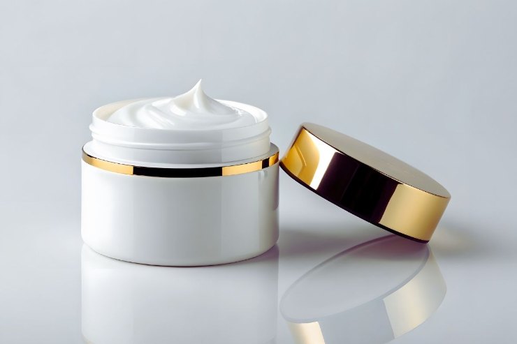 crema viso in barattolo